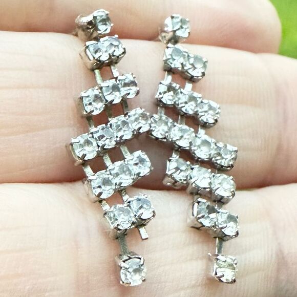 WOMEN’S SILVER RHINESTONE CASCADING STUD EARRINGS – ELEGANT EVENING STYLE - Picture 12 of 12